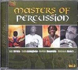 VARIOUS :  MASTERS OF PERCUSSION VOL. 3  (ARC)

mid-price - Casa Arc propone al suo pubblico il terzo volume della fortunata serie dedicata alle percussioni del mondo: Masters of Percussion vol. 3  un allettante invito a continuare il viaggio nell'universo del ritmo, in compagnia di una serie di giganti delle percussionisti provenienti da Egitto, Giappone, India, Mali, Nigeria ed Iran. Hossam Ramzy, polistrumentista nato al Cairo che ha sedotto gli appassionati di ritmi orientali; Ramin Rahimi, percussionista iraniano che nel 1998 ha dato vita alla formazione Tapesh, un gruppo di sole percussioni che arriva ad avere fino a 25 musicisti; Joji Hirota, compositore e virtuoso interprete del tamburo rituale taiko conosciuto in tutto il mondo per le sue straordinarie interpretazioni; Sol Akingbol, cantante, compositore e, dal 1995, percussionista del famoso gruppo Jamiroquai; Nihon Daiko, gruppo di 19 percussionisti di Kushiro in Hokkaido, l'isola pi a nord dell'arcipelago giapponese, capaci di far vivere la potenza ed il ritmo del kodo. Sarvar Sabri, figlio di Ustad Sabri Khan, straordinario musicista di tabla; Les Espoirs du Mali, gruppo specializzato in musiche e danze dal Mali e la formazione Zarbang creata dal percussionista iraniano Behnam Samani. Masters of Percussion vol. 3  tutto questo e molto altro ancora!