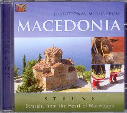 STRUNE :  TRADITIONAL MUSIC FROM MACEDONIA - STRAIGHT FROM THE HEART OF MACEDONIA  (ARC)

mid-price - La musica tradizionale macedone  caratterizzata da una grande diversit ritmica e la metrica pi utilizzata  quella in 2/4 e 7/8. Il repertorio tradizionale rurale pu essere diviso in due: da una parte le brevi canzoni recitative chiamate gatacki e le composizioni pi lunghe e melodiose dette vozeni pesni. Uomini e donne suonano e cantano in gruppi generalmente divisi e la musica strumentale  un ambito prettamente maschile. La strumentazione tradizionale comprende gajda (zampogna), zurla (chiarina), tapan (tamburi di forma cilindrica), oltre ai flauti supelka, duduk, kaval e molti altri ancora. Traditional Music from Macedonia - Straight from the Heart of Macedonia del sestetto Strune propone brani tradizionali macedoni caratterizzati da ritmi intricati ed affascinanti che testimoniano la ricchezza di questa cultura musicale. Con un libretto ricco di informazioni sugli interpreti, la musica ed i testi dei brani tradotti in quattro lingue, Traditional Music from Macedonia - Straight from the Heart of Macedonia  un album appassionante e coinvolgente.