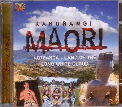 KAHURANGI MAORI :  AOTEAROA - LAND OF THE LONG WHITE CLOUD  (ARC)

mid-price - I Maori sono un popolo polinesiano diffuso principalmente nel nord della Nuova Zelanda. Aotearoa, che significa terra della lunga nuvola bianca, è il nome che i Maori hanno dato alla Nuova Zelanda. L'album di casa Arc Aotearoa - Land of the Long White Cloud propone meravigliose waiata, canzoni maori, interpretate a cappella o con accompagnamento musicale dagli artisti della formazione Kahurangi. Nella cultura maori il canto e la danza sono due aspetti fondamentali della vita e ben rappresentano la forza e l'orgoglio di questo popolo polinesiano. Aotearoa - Land of the Long White Cloud, con un libretto ricco di informazioni e foto sui Maori, è un album che permette di scoprire o riscoprire la colorata bellezza di una cultura di fieri navigatori e guerrieri.