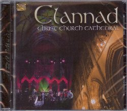 CLANNAD :  CHRIST CHURCH CATHEDRAL  (ARC)

Il leggendario gruppo irlandese Clannad la cui musica intreccia tradizione, modernit, passato e futuro,  composto dai fratelli Moya, Ciaran e Pol Brennan e dai loro zii Noel e Padraig Duggan. Verso la fine degli anni '70 la formazione si era arricchita della presenza, al pianoforte ed alle parti vocali, della sorella pi giovane dei tre ragazzi, ma lei partecip solo alla creazione di due album per poi intraprendere la sua fiorente carriera da solista che la rese celebre con il nome di Enja. Il 29 gennaio del 2011 i Clannad hanno tenuto un intimo concerto nella storica cattedrale di Dublino di Christ Church: Christ Church Cathedral  la registrazione live di quella serata e propone al pubblico una splendida selezione di alcuni dei pi grandi successi della band. Con il quarantesimo anniversario della formazione che cade nel 2013, Christ Church Cathedral  un viaggio musicale con un doppio valore:  la celebrazione della personale realizzazione della band e del suo storico contributo che ha dato alla cultura irlandese. Dopo aver ascoltato Christ Church Cathedral  facile capire perch quella che oggi viene definita musica celtica, in passato era invece conosciuta come musica Clannad. Oltre all'album che documenta musicalmente il concerto tenuto dalla formazione, casa Arc propone anche un dvd che permette all'ascoltatore di vivere in prima persona questo indimenticabile concerto.