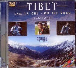 TECHUNG :  TIBET - LAM LA CHE (ON THE ROAD)  (ARC)

Specializzato in musica tradizionale tibetana, Techung fa conoscere al mondo la musica e le danze tradizionali del proprio paese. Cresciuto a Dharamsala in India, Techung si  dovuto trasferire in California con la propria famiglia a causa dell'occupazione cinese iniziata nel 1949: oggi vive ancora in esilio a San Francisco. Oltre ad aver esordito al Carnegie Hall dove ha condiviso il palco con Philip Glass, Patti Smith ed i Rem, Techung ha suonato nei principali locali dedicati al folklore, compreso il prestigioso Smithsonian Folklife Festival ed ha partecipato a tutte le quattro edizioni del Tibetan Freedom Concert insieme ad altri mostri sacri del calibro di U2, John Lee Hooker, Taj Mahal, Buddy Guy, Pearl Jam, Herbie Hancock e Tracey Chapman. Techung  uno dei pochi artisti dedicati alla conservazione delle antiche tradizioni musicali tibetane e dal 2004 si esibisce spesso prima delle apparizioni pubbliche di Sua Santit il Dalai Lama. Tibet - Lam La Che (On the Road) propone canzoni tibetane, suonate con strumenti tradizionali e moderni, che raccontano il desiderio di tornare nel proprio paese, brani tradizionali delle varie province e della capitale Lhasa, canti che raccontano la continua lotta per la libert e la bellezza della natura in primavera. L'album di casa Arc Tibet - Lam La Che - On the Road  dotato di un ricco libretto con foto, traduzione dei testi ed esaustive note biografiche sull'interprete.