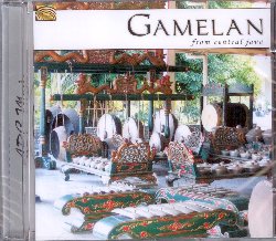 VARIOUS :  GAMELAN FROM CENTRAL JAVA  (ARC)

Il gamelan esiste quasi esclusivamente in Indonesia nell'isola di Java e nella vicina isola di Bali: in queste due localit il gamelan non  solo intrattenimento musicale, ma rappresenta una parte essenziale della vita della popolazione e possiede anche una profonda dimensione spirituale che non ha eguali in occidente. In generale la musica gamelan si pu suddividere in tre larghi gruppi: quella di Bali, della regione centrale di Java e della regione occidentale della stessa vasta isola (Sunda). Il termine gamelan indica un gruppo di strumenti a percussione il cui numero pu variare in base ai brani musicali da proporre: un gamelan normale  composto da almeno una ventina di musicisti, ma il numero degli strumenti utilizzati pu essere almeno il doppio perch ciascuno strumento  presente in due diverse intonazioni per essere utilizzato con le due diverse scale musicali. Gamelan from Central Java propone una grande variet di stili del repertorio classico gamelan oltre a composizioni moderne che rappresentano le nuove frontiere di questo genere musicale. Gamelan from Central Java, con un ricco booklet che contiene dettagliate informazioni su questa affascinante cultura musicale,  un viaggio nel variopinto continente indonesiano.