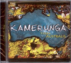 KAMERUNGA :  TERRA AUSTRALIS  (ARC)

Folk band australiana nata nel 2007 a Cairns, nel Queensland, i Kamerunga hanno il grande merito di aver fatto rinascere e di aver ridefinito la musica popolare australiana, mescolando ad essa elementi appartenenti a jazz, rock, reggae, world music e musica classica. Kamerunga deve la sua creativit ai suoi 6 eccellenti musicisti tra i quali spiccano il polistrumentista Peter Ella ed il cantante David Martin. Terra Australis, ultima creazione del gruppo, offre all'ascoltatore 13 splendidi brani che affondano le radici nella migliore tradizione folk australiana, ma che sono arricchiti da interessanti influenze provenienti da altri generi e da suggestioni musicali di altri paesi. Il risultato  un album che sorprende continuamente chi ascolta attraverso eclettici arrangiamenti pieni di slancio ed entusiasmo di popolari melodie australiane. Terra Australis  inoltre dotato di un libretto con esaustive note, in inglese e tedesco, sui Kamerunga e su ciascun brano presentato.