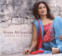 AHLUWALIA KIRAN :  SANATA - STILLNESS  (ARC)

Allo stesso tempo contemplativa e con un animo rock, tradizionale ed innovativa, la musicista, vocalista e compositrice indiana Kiran Ahluwalia ha creato insieme alla sua band un mix fatto di suggestioni indiane e pachistane, blues del Sahara e jazz di fattura occidentale, a dimostrazione che le zone di confine sono quelle pi interessanti da esplorare. I nove brani di Sanata - Stillness riflettono il continuo sforzo di Kiran Ahluwalia nel creare musica senza tempo ma in un contesto moderno e globale che guarda al futuro, mantenendo vive le sue antiche radici. Ritenuta dal prestigioso festival Womad la miglior nuova proposta dell'anno, l'artista indiana  davvero pronta per spiccare il volo e far conoscere la sua musica ad un pubblico sempre pi grande di persone, pronte ad accogliere la sua straripante ed originale creativit.