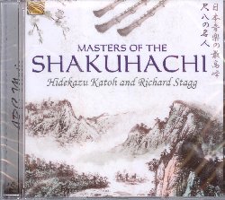 KATOH HIDEKAZU & STAGG RICHARD :  MASTERS OF THE SHAKUHACHI  (ARC)

Il giapponese Hidekazu Katoh e l'inglese Richard Stagg sono due famosi ed apprezzati interpreti del tradizionale flauto di bamb giapponese. Unendo i loro talenti, i due artisti hanno creato Masters of the Shakuhachi, un disco ammaliante contenente cinque fantastici duetti in cui danno prova di tutta la loro maestria. L'album pubblicato da casa Arc  un incantevole e delicato ritratto della tradizione musicale dell'arcipelago nipponico che spazia tra composizioni antiche e moderne che rivelano un universo musicale prezioso e per noi occidentali cos lontano da lasciarci senza parole. Masters of the Shakuhachi  inoltre un'ottima occasione per avvicinarsi al talento incredibile di due eccellenti musicisti.