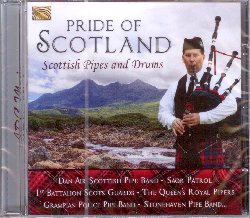 VARIOUS :  PRIDE OF SCOTLAND - SCOTTISH PIPES AND DRUMS  (ARC)

mid-price - Pride of Scotland - Scottish Pipes and Drums  una selezione mozzafiato che raccoglie alcune delle pi importanti marcette e melodie scozzesi per cornamusa, interpretate da band stellari come Saor Patrol, Dan Air Scottish Pipe Band, 1st Battalion Scots Guards, Queen's Royal Pipers e molti altri ancora. L'etichetta inglese Arc, premiata nel 1998 dal prestigioso Ordine di Sant'Andrea (che dal 1668 preserva cultura e tradizione scozzese) per il suo ricco repertorio di musica tradizionale celtica e scozzese, propone all'ascoltatore un'imperdibile raccolta di musica da Scozia, Regno Unito e Nova Scozia canadese, che comprende marce, strathspey (lenta danza scozzese), jigs, reels fino ad arrivare al moderno 'celtic rock' dei Saor Patrol, suonato con cornamuse, percussioni e chitarre elettriche.