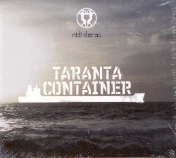 NIDI D'ARAC :  TARANTA CONTAINER  (GALILEO)

A dodici anni dalla pubblicazione del loro primo album, i Nidi D'Arac, gruppo salentino fondato e guidato da Alessandro Coppola, hanno dato alle stampe Taranta container, disco che raccoglie il meglio della loro produzione, ma lo fa in modo molto originale affiancando sette brani ripresi dal vivo e cinque remix, segno evidente di come la loro musica sia sempre pi aperta a contaminazioni elettroniche e etniche. Insomma la scelta di non puntare tutto su una raccolta tou court o su un disco live, risulta essere particolarmente vincente perch  come se si ci trovassimo di fronte a due dischi tra essi complementari. I primi sette brani sono tratti dai sei album pubblicati dal 1998 al 2007 e rispetto alle versioni in studio risultano completamente riarrangiati, trasmettendo chiaramente all'ascoltatore come il loro sound sia in costante divenire, lasciando che le canzoni vivano la loro vita sul palco trascinate dall'entusiasmo del pubblico. In questo senso ci piace citare le riscritture di brani tradizionali come Ahi tamburieddhu! e Tarantulae, l'originale Gocce con lo splendido intro strumentale ma soprattutto la sontuosa resa di Matinata meglio nota con il titolo in griko di Kalinifta. A fare da collante tra la prima e la seconda parte di Taranta container,  Cerchio si apre cerchio si stringe, una riscrittura quasi totale del brano di Vinicio Capossela Il ballo di San Vito. Il brano vive una vita nuova, infatti il ritmo della pizzica scandisce in modo ancor pi marcato la ritmica di questo brano che cos intensamente descrive l'atmosfera dell'antico rito delle tarantate. Arrivano poi i remix che ci danno la possibilit di apprezzare la particolare fusione tra la pizzica e l'elettronica, un connubio affatto inedito ma che in questo caso piace per la misura con la quale i vari produttori della scena worldbeat europea hanno approcciato i materiali tradizionali. Brilla cos il lavoro del celebre dj londinese Gaudi che colora di dub Ci fice lu mundu, del globetrotter dell'ethno-bit Dj Click alle prese con Iphocharia, ma soprattutto quello di Dj MPS Pilot da Amsterdam che propone un travolgente remix di Quante tarante e di Piers Faccini che remixa ed interpreta magistralmente il tradizionale Klama. Il pregio di questo disco come detto  quello non solo di compendiare in modo originale il percorso artistico dei Nidi d'Arac, ma anche quello di presentarci arrangiamenti nuovi e remix particolarmente riusciti. Al gruppo salentino va senza dubbio riconosciuto il merito di aver contribuito a far conoscere nel mondo la musica salentina, approcciandone la rilettura attraverso una particolare amalgama di strumenti tradizionali ed elettronica. (Salvatore Esposito)