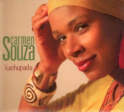 SOUZA CARMEN :  KACHUPADA  (GALILEO)

Il fatto che Carmen Souza e Theo Pas'cal si completino musicalmente a vicenda in modo straordinario  dimostrato dalle loro collaborazioni di successo degli ultimi anni. Il loro nuovo album, intitolato Kachupada, conferma quanto sia proficua la loro intesa. Il titolo dell'album  stato ispirato dall'omonimo piatto capoverdiana che, con la sua grande variet di ingredienti e spezie, riflette la molteplicit di influenze nella musica di Carmen Souza. Con la sua voce stravagante Carmen Souza miscela melodie jazz con le sonorit di Capo Verde. Cos la sua interpretazione di standard jazz arcinoti come My Favourite Things o Donna Lee suona esotica, affascinante e originale. Con questo album Carmen Souza conferma le sue doti di interprete ed autrice, oltre che ottima pianista e chitarrista. D'altro canto Theo Pas'cal la accompagna ancora una volta in un modo creativo al basso e si prende anche cura di tutti gli arrangiamenti. Completano la band: Jonathan Idiagbonya (pianoforte), Mauricio Zottarelli (percussioni), Tuche (chitarra), Nelson Oliveira (percussioni), Joao Frade (fisarmonica), Guto Lucena (sassofono).