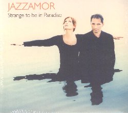 JAZZAMOR :  STRANGE TO BE IN PARADISE  (BLUE FLAME)

La coesistenza di amore e odio nella societ� moderna � il tema al centro di cui ruota Strange to Be in Paradise, il nuovo disco del duo Jazzamor composto da Bettina Mischke (voce) e Roland Grosch (pianoforte). Raccontano i due artisti a proposito del loro nuovo progetto: Quando cantiamo le nostre canzoni d'amore e quando celebriamo la meravigliosa esperienza di due esseri umani che si abbracciano in un evento piuttosto mistico di passione, non possiamo negare il fatto che ci sono altre persone che invece vivono nella paura e nell'orrore, torturati e massacrati per nient'altro che una cieca passione per l'odio. Non � strano essere allo stesso in paradiso? Vivere in un mondo in cui siamo supportati in tutti i modi, mentre allo stesso tempo altri esseri umani soffrono? Cosa possiamo fare di fronte a questa stranezza? Si tratta di una contraddizione umana, che ci piaccia o no. Possiamo distogliere lo sguardo o affrontare la coesistenza di questi opposti. Per i Jazzamor la sola cosa che pu� salvare l'uomo dalla ristrettezza dell'odio � la creativit�, quell'esplosione di idee ed intuizioni che cancella qualsiasi barriera e davanti alla quale tutti gli uomini sono uguali. Nato dalla collaborazione di Bettina Steingass e Roland Grosch con eccellenti ospiti che sono Andreas Schmid-Martelle (chitarra elettrica, basso elettrico), Huseyin Koroglu (chitarra acustica), Potty Peeler (percussioni) e Juan Peso (chitarra acustica), Strange to Be in Paradise � un album caratterizzato dal classico smooth jazz tipico dei Jazzamor, uno stile fresco e leggero che fonde groove e melodie orecchiabili con piacevoli suggestioni elettroniche.