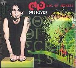 DUBDIVER :  BOX OF SECRETS  (BLACK FLAME)

Con Box of Secrets Stefan Korn, mastermind del progetto Dubdiver, evolve la sua miscela di fresco downbeat e globetronica ampliando la sua tavolozza di colori con incursioni in un oceano di elementi musicali dai quattro angoli del pianeta. Ed a Berlino, dove Korn � di casa, � facile viaggiare tra i colori, i suoni ed i sapori del mondo senza muoversi dal centro della citt�: cos�, sommando le esperienze dei suoi viaggi alle sonorit� globali della capitale tedesca e facendo passare il tutto attraverso il tritatutto del laptop, Dubdiver riesce ancora una volta ad incantarci con la sua speciale miscela di elettronica e ritmi del pianeta. Nella sua scatola dei segreti c'� spazio per una gradevole ambient music, per linee di basso tipicamente dub, per ritmi infuocati e rilassanti atmosfere downtempo. Con Box of Secrets non c'� tempo di annoiarsi: aprendo questa scatola si possono scorgere paesaggi sonori che conducono in un viaggio sensuale in terre lontane e tempi perduti, attraverso lagune dall'acqua turchese e montagne dal verde brillante, saltando dalle spiagge sulle rive del Gange a quelle delle pi� incantevoli isole greche, fermandosi a scoprire i colori del souk arabo e del mercato su barche tailandese... Un album splendidamente esotico, perfetto per il dancefloor e per dare il ritmo giusto alla giornata.