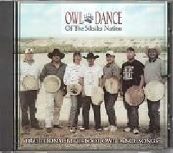 OWL DANCE :  TRADITIONAL BLACKFOOT OWL DANCE SONGS  (CANYON)

Antiche e tradizionali owl dances della trib Siksika (che fa parte della confederazione dei Blackfoot - i nostri Piedi Neri), danze di coppia che erano un'occasione formale per il corteggiamento e la socializzazione ed ormai cadute nell'oblio. Alcuni dei migliori percussionisti e vocalisti Siksika - la regione che ha dato i natali ai migliori vocalisti nativi - ripropongono questi antichi ritmi tribali guidandoci alla scoperta della musica del Far West.