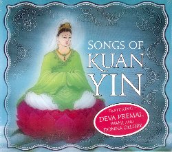 VARIOUS :  SONGS OF KUAN YIN  (SOUNDS TRUE)

Kuan Yin  una delle figure buddiste pi note: considerata bodhisattva, un essere illuminato, Kuan Yin  anche conosciuta come la dea della compassione. Secondo un'antica leggenda, Kuan Yin avrebbe lasciato il sacro Nirvana per raggiungere il mondo reale e rimanervi finch non sarebbe riuscita a liberare gli esseri umani dalla sofferenza. Songs of Kuan Yin  un toccante omaggio alla straripante forza del Divino Femminino, offerto da alcune delle artiste pi appassionate e talentuose dell'attuale panorama musicale dedicato alla tradizione devozionale orientale. Tra le interpreti ci sono Deva Premal, Wah!, Donna Delory ed altre ancora, vocaliste che mettono il loro talento a disposizione di 10 brani, 10 offerte devozionali che permettono all'ascoltatore di immergersi nelle acque fresche e purificatrici della compassione di Kuan Yin.