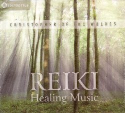 CHRISTOPHER OF THE WOLVES :  REIKI HEALING MUSIC  (SOUNDS TRUE)

Musicista e reiki master che ha suonato dal vivo le sue melodie in 20 paesi del mondo, Christopher of the Wolves invita l'ascoltatore ad intraprendere un viaggio nelle incantate terre del rilassamento interiore: Reiki Healing Music  un album ideale per accompagnare la pratica del reiki, ma anche come sottofondo per yoga, massaggio e qualsiasi altra pratica che abbia bisogno di un'atmosfera rilassante. Con le sue mani piene di energia benefica, Cristopher suona lo hang, uno strumento idiofono in metallo creato in Svizzera da PanArt, ossia Felix Rohner e Sabina Scharer, composto da due semisfere in acciaio temperato che gli conferiscono una strana forma ad ufo. Grazie ai ritmi delicati e di ampio respiro creati da questo particolare strumento suonato magnificamente da Christopher of the Wolves, Reiki Healing Music evoca un senso di calma e serenit che invita l'ascoltatore a varcare le porte del regno del benessere.