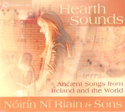 NI RIAIN NOIRIN :  HEARTH SOUNDS - ANCIENT SONGS FROM IRELAND AND THE WORLD  (SOUNDS TRUE)

Insieme ai suoi due talentuosi figli Owen e Moley O'Suilleabhain, la famosa cantante irlandese Noirin Ni Riain propone Hearth Sounds - Ancient Songs from Ireland and the World, album composto da 18 splendide canzoni sacre tradizionali che celebrano la salute, la casa, la famiglia ed il Divino. Registrato nella suggestiva cappella benedettina di Glenstal Abbey, nella contea irlandese di Limerick, l'album di casa Sounds True propone canti medievali, canzoni tradizionali irlandesi, inni in lingua inglese e molto altro, invitando l'ascoltatore a riscoprire la bellezza senza tempo di musiche antiche e preziose. Coloro che hanno avuto il privilegio di ascoltare i tre interpreti dal vivo, non pu certamente dimenticare l'armonia trascendentale e l'alchimia che si creano quasi magicamente tra le loro voci. Grazie all'ottima qualit acustica, al suggestivo misticismo delle melodie ed alla bravura degli interpreti, Hearth Sounds - Ancient Songs from Ireland and the World regala all'ascoltatore un'ora di grandi emozioni.