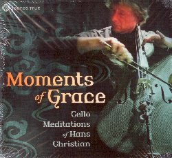 CHRISTIAN HANS :  MOMENTS OF GRACE - CELLO MEDITATIONS  (SOUNDS TRUE)

Il violoncellista e compositore Hans Christian, fondatore del duo Rasa, vanta collaborazioni con artisti importanti del panorama musicale dedicato al benessere spirituale come Snatam Kaur, Krishna Das e Girish, solo per citarne alcuni. La sua musica  molto apprezzata sia dagli appassionati di canti devozionali appartenenti a varie fedi religiose, ma anche da chi ama la musica meditativa: ad unire gli ascoltatori  la capacit di Hans Christian di portare chi ascolta le sue melodie in uno spazio di quiete spirituale. Concepito per evocare chiarezza interiore e profondo amore, Moments of Grace  Cello Meditations mette in luce labilit solistica del musicista che propone dieci splendidi brani di musica contemplativa che sono un ideale sottofondo per accompagnare meditazione, rilassamento e massaggio. Moments of Grace  Cello Meditations, cos come suggerisce lo stesso titolo,  un album che regala allascoltatore momenti di pura grazia musicale e spirituale.