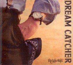 DREAM CATCHER :  VAGABONDS  (JAZZHAUS)

I Dream Catcher sono uneccellente band originaria del Lussemburgo, ma la cui carriera ha assunto nel tempo tratti cosmopoliti, grazie a concerti che hanno portato questi sei musicisti in Canada, negli Stati Uniti, in Giappone e naturalmente ovunque in Europa. Il nuovo album della formazione si intitola non a caso Vagabonds e in esso ci sono 12 canzoni che spaziano tra diverse tradizioni musicali ben radicate nel Granducato del Lussemburgo: dal pop celtico inglese alla chanson francese, dal virtuosismo tipicamente tedesco al rock lussemburghese. In questo modo i Dream Catcher creano un grande ponte fantastico che unisce la ruvidezza del folkrock della band anglo-irlandese degli anni 80 e 90 The Pogues e lacustica senza tempo delle ballate pop, dando vita ad una sorta di pop celtico davvero entusiasmante. Con alle spalle collaborazioni con artisti del calibro di Sting, Bon Jovi, Michael Jackson, Alanis Morissette e molti altri ancora, in Vagabonds i Dream Catcher dimostrano di essere una formazione affiatata capace di regalare al pubblico un viaggio musicale divertente ed appassionante.