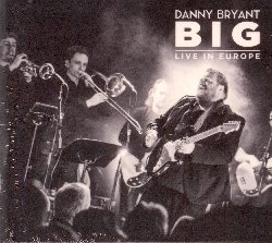 BRYANT DANNY :  BIG - LIVE IN EUROPE  (JAZZHAUS)

Chitarrista e compositore inglese molto apprezzato nell'ambito blues-rock, Danny Bryant  nato nel 1980 nel Hertfordshire, in Inghilterra e fin da giovane ha dimostrato il suo strabiliante talento musicale iniziando a suonare la chitarra a 15 anni e diventando un professionista solo dopo tre anni. Il nuovo doppio album dell'artista inglese,Big - Live in Europe,  la realizzazione di un sogno che accompagna il chitarrista sin dagli inizi della sua carriera: suonare con una big band davanti al suo amato pubblico e registrare la performance dal vivo. Insieme alle note di tastiere, basso, batteria, chitarra ed una sezione fiati composta da nove bravissimi musicisti, all'inizio del 2017 il carismatico musicista ha tenuto 3 concerti esclusivi in Germania e nei Paesi Bassi. Questi spettacoli sono stati sapientemente immortalati dall'eccellente produttore Richard Hammerton, responsabile anche degli ultimi 3 album di studio dell'artista, e riproposte oggi da casa Jazzhaus nello splendido disco Big- Live in Europe. Il risultato  meraviglioso: un interessante mix di originali di Danny Bryant e di sue intense versioni di brani di altri compositori, il tutto reso unico dalla forza interpretativa del chitarrista inglese, in questa occasione sottolineata dalla big band che lo affianca.