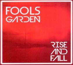 FOOLS GARDEN :  RISE AND FALL  (JAZZHAUS)

I Fools Garden sono una formazione tedesca nata nel 1991 e diventata famosa in tutto il mondo con la hit Lemon Tree. Oggi i Fools Garden, capitanati dal cantante Peter Freudenthaler, presentano al pubblico il loro nuovo e decimo album di studio, Rise and Fall, in cui dimostrano tutta la loro versatilit e maturit artistica. Il disco di casa Jazzhaus propone brani tra loro diversi che mettono in risalto le capacit compositive ed interpretative di ciascuno dei sei musicisti. Questa volta lasciamo prevalere una disciplina molto ferrea nella scrittura. Una canzone viene considerata finita quando  veramente completa nella sua struttura e solo in quel momento  pronta per essere registrata in studio, dice il cantante Peter Freudenthaler. I 14 brani dell'album coprono una vasta gamma di stili: c' l'opulenta I Burn, la ballata acustica Marie Marie, la minimalista All We Are che Freudenthaler ha dedicato a suo figlio e poi le vibrazioni elettroniche di Still Running, le accattivanti note della chitarra di High Again e le travolgenti Shame e Save the World Tomorrow. E dato che i Fools Garden costruiscono la loro musica su valori veri e provati, non sorprende che in Boys affrontino il tema della scelta dei brani nelle radio. Dice Freudenthaler: La radio passa sempre le stesse canzoni, ritornano nelle playlist in rotazione, mi fanno venire i brividi lungo la schiena. Non mi sento connesso. Se la monotonia dei programmi radio ti annoia, Rise and Fall dei Fools Garden  una valida alternativa capace di farti tornare il sorriso. Il disco  disponibile anche su vinile.