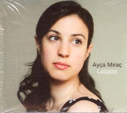 MIRAC AYCA :  LAZJAZZ  (JAZZHAUS)

Il Mar Nero  sempre stato un crogiolo di culture, un affascinante reticolato di toni a molti sconosciuto. Con il suo splendido album di debutto Lazjazz, la giovane cantante jazz di origini turche Ayca Mirac, insieme al suo quintetto, ci porta alla scoperta di questo universo, costruendo con la sua musica un ponte sonoro che attraversa i secoli toccando la cultura del popolo Laz (gruppo etnico che vive sulle zone costiere di Turchia e Georgia affacciate sul Mar Neo), quella georgiana Mingrelian per arrivare a Bill Evans. Ayca, infatti pur essendo tedesca di adozione,  cresciuta immersa nella tradizione turca: suo padre  il noto poeta e scrittore Yasar Mirac, sua madre ha origini Laz ed  la fondatrice di un'associazione che preserva la lingua di questo popolo e suo nonno  un grande esperto di musica classica turca. Da qui nasce il desiderio di Ayca Mirac di mescolare il vocabolario jazz con il tesoro della costa del Mar Nero, per creare un linguaggio sonoro moderno che prende vita in Lazjazz. A fianco della cantante ci sono il bassista Philipp Grussendorf, il pianista brasiliano Henrique Gomide, la violinista Daphne Oltheten ed il batterista Markus Rieck. Lazjazz propone 9 canzoni affascinanti che fondono l'esclusivo linguaggio tonale tipicamente mediorientale, jazz americano ed un tocco di stile latino, il tutto esaltato dalla chiara voce di Ayca Mirac.