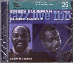 JAZZ LIVE TRIO feat. SULIEMAN IDREES / BAILEY BENNY :  RADIO DAYS VOL. 25  (TCB - MONTREUX JAZZ)

Swiss Radio Days - Nel 1993 TCB The Montreux Jazz Label lanci la serie Swiss Radio Days, iniziando a pubblicare registrazioni inedite di concerti tenuti da alcuni dei pi importanti musicisti jazz negli studi della Radio Svizzera a partire dal 1946. Negli studi di Zurigo si sono tenuti pi di 100 concerti live, interpretati da artisti ospiti con il supporto dal Jazz Live Trio, la formazione di casa, guidata dal pianista tedesco Klaus Koenig, con gli svizzeri Isla Eckinger o Peter Frei al basso, mentre alla batteria si alternano gli svizzeri, Pierre Favre e Peter Schmidlin, il sudafricano Makaya Ntshoko ed ultimamente Alex Bally. Radio Days vol. 25 propone le suggestive interpretazioni dei trombettisti americani Benny Bailey e Idrees Sulieman. L'album inizia con una sessione di tre brani di Bailey al sax tenore accompagnato dal Jazz Live Trio formato in questo caso da Klaus Koenig al pianoforte, Peter Frei al basso, Makaya Ntshoko alla batteria: il primo, registrato live nel 1970  un suo originale; a seguire due standard registrati nel 1983 in cui Bailey suona la tromba ed  accompagnato dal Jazz Live Trio, con alla batteria Heinz Lieb anzich Ntshoko. L'album presegue poi con quattro interpretazioni di standard di Sulieman: i primi due registrati live nel 1975 con Sulieman alla tromba insieme al Jazz Live Trio formato Klaus Koenig al pianoforte, Peter Frei al basso, Peter Schmidlin alla batteria, mentre nei due successivi, registrati nel 1982, nel Jazz Live Trio alla batteria Pierre Favre prende il posto di Schmidlin.