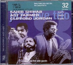 SHIHAB SAHIB / FARMER ART / JORDAN CLIFFORD :  RADIO DAYS VOL. 32  (TCB - MONTREUX JAZZ)

Swiss Radio Days - Sahib Shihab  stato uno dei primi musicisti della generazione bebop americana, un sassofonista di grande talento che ha collaborato con veri giganti della musica come Thelonious Monk, Art Blakey, Dizzy Gillespie e Quincy Jones, solo per citarne alcuni. Radio Days vol. 32 propone la registrazione effettuata il 30 ottobre del 1971 negli studi della Radio 2 di Zurigo che immortala Sahib Shihab (sassofono baritono) insieme al Jazz Live Trio formato da Klaus Koenig (pianoforte), Peter Frei (basso) e Peter Schmidlin (percussioni) intento nell'interpretazione di You're Mine You (Johnny Green/Edward Heyman) e Well You Needn't (Thelonious Monk). Radio Days vol. 32 prosegue poi con la sessione del 12 novembre 1977 con il geniale Art Farmer alla tromba che, insieme al Jazz Live Trio, propone In a Sentimental Mood di Duke Ellington e Oleo di Sonny Rollins. Gli ultimi tre brani dell'album, registrati il 17 gennaio 1970, hanno come protagonista Clifford Jordan (sax tenore) che, con il Jazz Live Trio che questa volta vede alle percussioni Alex Bally, interpreta due suoi originali  Japanese Dreams e Inward Fire oltre a Bags' Groove di Milt Jackson.