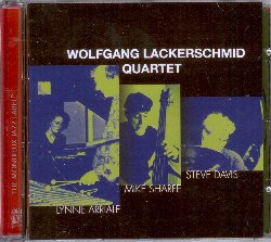 LACKERSCHMID WOLFGANG / ARRIALE LYNNE :  WOLFGANG LACKERSCHMID QUARTET  (TCB - MONTREUX JAZZ)

Bebop Hard and Postbop - Il Trio di Lynne Arriale, composto dalla pianista insieme al bassista Mike Sharfe ed al batterista Steve Davis,  un'eccellente formazione jazz che si  imposta a livello internazionale sin dagli anni '90, e di cui casa Tcb ha proposto al pubblico splendidi album come Melody, A Long Road Home e Live At Montreux. Durante un tour che il trio fece in Europa alla fine degli anni '90, il noto vibrafonista tedesco Wolfgang Lackerschmid ebbe la possibilit di conoscere i tre musicisti e subito, entusiasta della musica che aveva sentito loro suonare, propose al trio di realizzare un album insieme: Wolfgang Lackerschmid Quartet  il frutto di questo decisivo incontro avvenuto nel '99 ed  anche la prova di una splendida sinergia nata tra i  quattro musicisti. Con Wolfgang Lackerschmid al vibrafono ed alla marimba, Lynne Arriale al pianoforte, Mike Sharfe al basso e Steve Davis alle percussioni, Wolfgang Lackerschmid Quartet, preziosa pubblicazione da casa Tcb a quasi 15 anni di distanza dalla sua realizzazione, propone tutti originali di Lackerschmid eccetto The Dove e Calypso che sono di Lynne Arriale e la traccia Ain't No Sunflower che  un'interessante rivisitazione di Aint No Sunshine di Bill Withers e Little Sunflower di Freddie Hubbard.