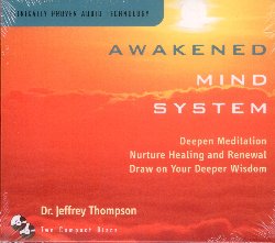 THOMPSON JEFFREY :  AWAKENED MIND SYSTEM  (RELAXATION COMPANY)

Molte persone vorrebbero raggiungere uno stato di coscienza superiore. Maestri di meditazione, grandi artisti, inventori e persone in genere dotate di talenti particolari hanno imparato ad accedere a tale stato mentale. Il ricercatore e maestro zen C. Maxwell Cade ha analizzato per anni gli schemi del cervello di queste persone straordinarie ed ha scoperto che tutte condividono il medesimo schema di onde cerebrali e che in esso risiede il segreto della loro eccezionalit. Creato dallo studioso del suono Jeffrey Thompson, Awakened Mind System  un doppio album nelle cui tracce sono stati inseriti impercettibili impulsi sonori che inducono il cervello a ricreare lo schema di onde tipico della mente illuminata. Il primo album del box, AM System: Inner Awakening, aumenta la creativit e rinforza la capacit di attenzione. Il secondo album, AM System 2.0: Dynamic Transformation, dona una maggiore capacit meditativa, incrementa l'intuizione e l'introspezione e favorisce il rinnovamento. Le delicate melodie di Awakened Mind System sono un ottimo strumento per avvicinarsi ad uno stato di coscienza superiore.