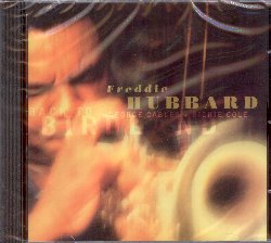 HUBBARD FREDDIE :  BACK TO BIRDLAND  (WEST WIND)

Freddie Hubbard  stato una delle figure basilari del panorama bebop e hardbop, nonch uno dei pi importanti trombettisti di tutta la storia della musica jazz. Lo stile di questo gigante del ritmo, caratterizzato da un suono potente, creativi assolo ed una tecnica inimitabile, ha influenzato un'intera generazione di trombettisti, tanto che i suoi album registrati al Blue Note sono considerati pietre miliari e sono fonte d'ispirazione per molti musicisti. La straordinaria carriera di Freddie Hubbard  iniziata nel 1958, poco dopo il suo arrivo a New York, quando Wes Montgomery lo invit nel suo studio insieme a Paul Chambers: la sua scioltezza unita al tono forte e ad un'estrema apertura stilistica piacque ai suoi pi illustri colleghi. Nel giro di poco tempo il nuovo arrivato si avvicin a Quincy Jones, Bud Powell, Sonny Rollins e Jay Jay Johnson, ma la vera svolta per la sua carriera fu l'incontro con Ornette Coleman con il quale suon nel 1960 in Free Jazz. Nello stesso anno usc il suo album di debutto Open Sesame dopodich fu tutto un susseguirsi di collaborazioni con Art Blakey che lo volle con i Jazz Mesengers, John Coltrane che lo ingaggi per Ascension, Oliver Nelson, Herbie Hancock, Wayne Shorter, Max Roach e tanti altri ancora. Nel 1972 First Light ricevette un grammy con migliore performance jazz dell'anno. Naturalmente ci fu anche chi critic Freddie Hubbard, soprattutto negli anni '70, quando i puristi del jazz non gli facevano passare quella vicinanza all'avanguardia di Ornette Coleman. Hubbard fu rimproverato di essere commerciale e dai toni mielosi, ma nei tardi anni '70 il musicista mise tutti a tacere e conquist il pubblico con il quintetto V.S.O.P.. Dopo anni di inattivit dovuti ad un problema alle labbra, Hubbard pubblic nel 2001 New Colors, un furioso ritorno, questa volta al flicorno in quanto questo strumento necessitava di meno lavoro con le labbra. La sua carriera e la sua vita si chiudono purtroppo nel dicembre del 2008. Back to Birdland  stato registrato a Los Angels nel 1981 ed oltre ad Hubbard alla tromba ed al flicorno vede impegnati anche George Cables al piano acustico, Richie Cole al sax alto tranne che nella traccia Byrdlike dove  sostituito da Mad Flory, Ashley Alexander al doppio trombone, Andy Simpkins al basso, John Dentz alle percussioni. Back to Birdland  un'ottima occasione per riscoprire uno dei trombettisti pi originali di tutti i tempi.