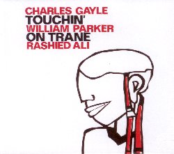 GAYLE CHARLES / PARKER WILLIAM / ALI RASHIED :  TOUCHIN' ON TRANE  (JAZZWERKSTATT)

L'essenza della musica di Touchin' on Trane si trova ben oltre i concetti base di note, ritmi ed armonie. Perch a Charles Gayle, un musicista americano che suona ai pi alti livelli, molto critico nei confronti del proprio paese, nessuna compagnia discografica americana ha offerto la possibilit di registrare e perch le sue apparizioni pubbliche negli Stati Uniti sono limitate quasi esclusivamente alle strade di New York ed a qualche occasionale luned sera alla Knitting Factory? Cosa sta succedendo in America, paese che si  sempre fregiato di essere luogo di libert e delle infine possibilit, che oggi proprio la musica pi libera e liberata non ha praticamente pi possibilit di espressione? La risposta sta negli atteggiamenti culturali razzisti del potere e nel fatto che la musica che suonano artisti come Charles Gayle, William Parker e Rashid Ali,  una musica fortemente autodeterminata, ossia ci che il potere americano, bianco e coloniale, maggiormente teme. Si tratta, infatti, di musica che, oltre ad intrattenere, aumenta la coscienza dell'ascoltare e questo gli conferisce una forza che spaventa. Touchin' on Trane, nuovamente disponibile su cd dopo alcuni anni,  uno storico album che propone cinque originali firmati dai tre musicisti che, nella fase compositiva si sono fatti ispirare da Duke Ellington, il primo compositore a riconoscere che gli interpreti sono prima di tutto degli esseri umani. Per questo motivo le composizioni del grande pianista americano tengono sempre conto dei punti di forza e di debolezza di ciascun musicista e in questo senso pu essere considerato il primo vero compositore democratico della storia. In Touchin' on Trane, Gayle (sax tenore), Parker (contrabbasso) ed Ali (batteria) si esibiscono in un contesto che  il naturale sviluppo dell'idea di Ellington in cui ogni musicista  libero di esprimere il suo s in modo spontaneo, ma sempre tenendo conto delle esigenze estetiche delle composizioni. In questo modo ciascun contributo si mescola a quello degli altri, dando vita ad un insieme unitario e armonioso, ossia a quell'unit spirituale che  la musica.