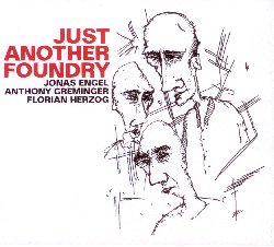 ENGEL JONAS / GREMINGER ANTHONY / HERZOG FLORIAN :  JUST ANOTHER FOUNDRY  (JAZZWERKSTATT)

Just Another Foundry  il nuovo album dell'omonimo trio (JAF) formato da Jonas Engel (sax alto), Florian Herzog (contrabbasso) ed Anthony Greminger (batteria). Le composizioni originali dei tre musicisti sono brani interessanti che permettono al trio di essere molto pi di un sax, un contrabbasso ed una batteria. In ogni momento i tre colleghi sono disposti ad abbattere l'elegante costrutto per mescolarlo con un mix quasi trash di hip-hop, pop, free jazz e krautrock. Ci sono passaggi in cui le tipiche regole tradizionali degli strumenti quasi non valgono: ogni regola viene aggirata attraverso l'utilizzo di ruoli nuovi, spesso invertiti, e di tecniche molto avanzate. Just Another Foundry offre musica che riflette il fuoco di una nuova generazione. I JAF non sono semplicemente l'ennesima jazz band: in pochissimo tempo questi tre musicisti hanno vinto numerosi premi e si sono costruiti un'ottima reputazione. Diversamente da altre formazioni, i Just Another Foundry hanno il coraggio di essere intransigenti e di rifiutare qualsiasi tendenza o moda del momento. Se si mette ogni attimo di questa registrazione sotto la lente d'ingrandimento, quello che si trova  strabiliante: un graffio, un ronzio, un mormorio, una piccola melodia. Engel, Herzog e Greminger hanno trovato la loro comune voce e la fanno risuonare.