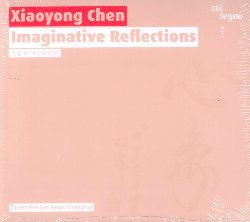 CHEN XIAOYONG :  IMAGINATIVE REFLECTIONS  (COL-LEGNO)

Il compositore cinese Xiaoyong Chen, classe 1955, vive in Germania dal 1985: allievo del grande maestro ungherese Gyorgy Ligeti, oggi  lui stesso professore di composizione nella scuola di musica e teatro di Amburgo e la sua eclettica opera compositiva  stata definita dalla Ndr, la radiotelevisione pubblica tedesca, ponte tra la tradizione musicale cinese e l'avanguardia europea. Imaginative Reflections, il nuovo album del geniale compositore,  un disco fatto di sonorit che sembrano arrivare da altre dimensioni, suoni che si espandono nello spazio per poi sparire, o meglio che si dissolvono, evaporano, si cristallizzano e si depositano. Quella di Xiaoyong Chen  la musica della dissoluzione, del riverbero, dell'eco, in cui ogni elemento  liquido, pronto a trasformarsi in qualcosa di nuovo. In questo suggestivo affresco sonoro, gli strumenti europei suonano come quelli asiatici, mentre quelli appartenenti alla tradizione asiatica sono integrati nell'arte musicale europea. Nelle sue opere Xiaoyong Chen esplora il tema dell'appartenenza e dell'identit e, forse in quanto immigrato, si pone una domanda fondamentale:  davvero possibile comprendere una cultura straniera? Sulla copertina di Imaginative Reflections c' stampata in caratteri originali una famosa frase del filosofo e scrittore cinese Laozi che dice: Un grande suono non pu essere udito, una grande immagine non ha forma. Interpretate magistralmente dall'Ensemble Les Amis Shanghai diretta da Jensen Horn-Sin Lam, le suggestive composizioni di Xiaoyong Chen, ispirate dalla frase del saggio cinese, invitano l'ascoltatore a connettersi con l'universo per cogliere l'essenza del suono e capire che l'arte altro non  se non un flusso naturale di emozioni.