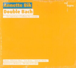 BIK ANNETTE :  DOUBLE BACH  (COL-LEGNO)

Annette Bik, pianista di eccezionale talento, attualmente membro della famosa formazione Klangforum Wien, si trova a suo agio sia con la musica classica che con quella contemporanea. Nel suo primo album da solista, Double Bach, la musicista propone un esperimento molto interessante: ha chiesto ad importanti compositori contemporanei - Eva Reiter, Simone Movio, Andreas Lindenbaum e Bernhard Gander - di scrivere un 'doppio' di ciascun movimento della famosa suite Partita in si minore del grande Johann Sebastian Bach. L'idea  ancora pi convincente se si pensa che lo stesso maestro tedesco aveva gi scritto una variazione, un doppio, per ogni movimento della sua opera. L'ascoltatore si trova dunque nell'affascinante posizione di sperimentare una sorta di doppio del doppio scritto da Bach, creazioni in cui convivono in stretta armonia uno straordinario virtuosismo ed un grande impatto emozionale. Attraverso il suo esperimento, Annette Bik dimostra quanto grande sia l'universo musicale, come stia continuando ad espandersi, reinventando il classico e la tradizione, ma senza mai perderli di vista. A fare di Double Bach un disco davvero raffinato c' il virtuosismo della violinista che le permette di esprimersi in pi lingue sonore, adattandosi ai vari compositori. L'album di Annette Bik  inoltre un'ottima occasione per riscoprire Johann Sebastian Bach di cui scrive Armin Thurnher nelle note del libretto: Bach  un cosmo perfetto per gli scettici, Bach  l'esperienza dell'infinito per i mortali.