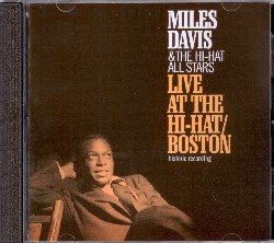 DAVIS MILES :  LIVE AT THE HI-HAT, BOSTON  (JAZZ DOOR)

Negli anni '50 Hi-Hat fu un famosissimo jazz club di Boston, creato con l'idea di obbligare grandi musicisti ad uscire dalla scena jazz newyorkese per esibirsi con le All Stars del locale di Boston. Miles Davis fu ingaggiato per una settimana, ma lui si divert cos tanto che prolung la sua permanenza al Hi-Hat per un'ulteriore settimana. Live at the Hi-Hat, Boston  una registrazione storica molto rara che ha immortalato il maestro durante una delle sue esibizioni al locale di Boston nel 1955. Il trombettista ha al suo fianco eccellenti musicisti come Jay Migliori (sax tenore), Al Walcott (pianoforte), Jimmy Woode (basso), Jimmy Zitano (percussioni), Bob Freeman (pianoforte in A Night in Tunisia). Live at the Hi-Hat, Boston propone inoltre splendide interpretazioni di Dig e Tune Up di Miles Davis, Jumping with Symphony Sid di Lester Young, Well You Needn't di Thelonious Monk ed altre ancora, in un album che ha il grande valore storico di proporre la registrazione live di una delle poche serate in cui Davis ha suonato nel locale di Boston.