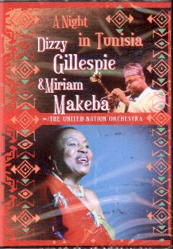 GILLESPIE DIZZY & MAKEBA MIRIAM :  DVD / A NIGHT IN TUNISIA  (JAZZ DOOR)

Anche nota come 'Mama Afrika' Miriam Makeba (1932-2008) fu la prima cantante a conquistare il pubblico occidentale con i magici ritmi africani, incantandolo con una voce straordinaria per la tecnica e la sua forza espressiva. Miriam Makeba  diventata col tempo una vera star mondiale che ha avuto il grande coraggio di unire sempre la sua grande musica con un costante impegno politico a fianco del popolo africano, in battaglie contro l'apartheid ed ogni tipo di discriminazione. Il dvd A Night in Tunisia propone la registrazione live del concerto che 'Mama Afrika' tenne nel 1991 al Jazzfest di Vienna. In quel periodo la cantante aveva 73 anni, ma la sua voce era ancora piena di forza ed energia. A fianco di Miriam Makeba ci sono sul palco il grande trombettista Dizzy Gillespie e gli eccellenti musicisti della United Nation Orchestra. A Night in Tunisia  un dvd coinvolgente che fa rivivere la voce struggente di un'artista unica, accompagnata per l'occasione dalle note suadenti della tromba di un altro gigante della musica del XX secolo.