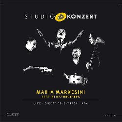 MARKESINI MARIA feat. KLAZZ BROTHERS :  STUDIO KONZERT  (NEUKLANG)

La serie Studio Konzert di casa Neuklang propone dischi audiophile in vinile vergine da 180 gr., registrati in presa diretta completamente in analogico e presentati in edizione limitata e numerata in una elegante confezione. La sala di registrazione degli studi Bauer  un luogo che ha ispirato molti eccellenti musicisti che hanno avuto il privilegio di utilizzare lo splendido pianoforte da concerto Steinway & Sons D-274 con il quale Keith Jarrett interpret alcune delle sue meravigliose melodie. Nel nuovo vinile di casa Neukland, la cantante greco-olandese Maria Markesini ed i Klazz Brothers, formazione nota per le sue suggestive miscele di jazz e musica classica, hanno unito i propri linguaggi musicali per proporre un disco pieno di ritmo, improvvisazione, virtuosismo e grandi emozioni. La track list del vinile Studio Konzert comprende interpretazioni, in duo ed in quartetto, di musiche tratte da film, standard jazz ed originali degli stessi interpreti, regalando un viaggio musicale che coniuga immagini dal gusto cinematografico di grande intensit e bellezza.