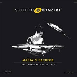 PACHECO MARIALY :  STUDIO KONZERT  (NEUKLANG)

La serie Studio Konzert di casa Neuklang propone dischi audiophile in vinile vergine da 180 gr., registrati in presa diretta completamente in analogico e presentati in edizione limitata e numerata in una elegante confezione. La sala di registrazione degli studi Bauer  un luogo che ha ispirato molti eccellenti musicisti che hanno avuto il privilegio di utilizzare lo splendido pianoforte da concerto Steinway & Sons D-274 con il quale Keith Jarrett interpret alcune delle sue meravigliose melodie. Il nuovo volume della prestigiosa serie  dedicato alla straordinaria pianista cubana Marialy Pacheco che nel 2014 ha incantato il pubblico con lo splendido disco Introducing in cui mostrava il suo effervescente temperamento cubano ed uno stile unico nel suo genere. Anche in Studio Konzert le radici cubane della pianista sono in primo piano: la track listing del disco  infatti un interessante mix di brani popolari della tradizione cubana e latina e di originali firmati dalla stessa pianista e da lei riproposti con nuovi arrangiamenti. Marialy Pacheco ha scelto per il suo nuovo progetto alcuni dei suoi pezzi preferiti e si  divertita a giocare con loro, a dare loro una forma nuova che rispettasse la loro essenza, ma che allo stesso tempo li trasformasse in qualcosa di inedito. Studio Konzert  uno splendido vinile in cui Marialy Pacheco, attraverso le note del suo maestoso Bosendorfer imperiale, ha saputo creare un equilibrio perfetto tra rigore tecnico e leggerezza caraibica.