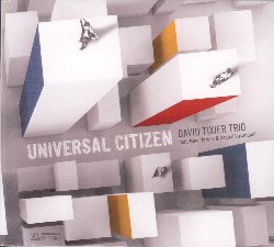 TIXIER DAVID :  UNIVERSAL CITIZEN  (NEUKLANG)

Universal Citizen  l'interessante album di debutto del trio del compositore e pianista francese David Tixier, una formazione che nel circuito musicale europeo  gi considerata una vera e propria stella nascente. Nato nel febbraio del 2016, il trio ha fatto un percorso intenso che comprende spettacoli alla Sala Clamores di Madrid, all'Alexander Platz Jazz Club di Roma, al B-Flat di Berlin, concerti in Spagna, Svizzera, Belgio, Olanda, Germania, Slovenia e partecipazioni, come finalisti, al Jazz Competitions Jazz di Ville, al Jazz Avenir Mont Saint Michel e molto altro ancora. Nel loro album d'esordio Universal Citizen i membri del trio, ossia il pianista David Tixier, il bassista svizzero Rafael Jerjen ed il batterista croato Lada Obradovic, hanno voluto al loro fianco due ospiti di fama internazionale che sono Mike Moreno (chitarra) e Sachal Vasandani (voce). Insieme questi eccellenti interpreti suonano le musiche fresche ed innovative scritte da David Tixier, dimostrando un'interazione straordinaria a cui si adeguano subito anche i due ospiti. Dice il pianista del suo progetto discografico: Ho scelto il titolo Universal Citizen per descrivere l'importanza di essere oltre una nazionalit, una religione o una comunit. Questo essere aperti ed universali  una chiave per vivere nel mondo d'oggi. Certamente noi siamo tutti diversi, con molte abitudini differenti, conoscenze, opinioni, ma tutti miriamo allo stesso obiettivo: la vita e la felicit. Intorno a questo obiettivo comune, non ci sono confini geografici che possano separare le persone, vogliamo tutti la stessa cosa. Ho scritto la musica di questo album in questo senso e sono entusiasta per la sua pubblicazione perch esprime il mio bisogno di unire le persone attraverso la musica, la mia passione. Universal Citizen  un disco di musica onesta, complessa, energetica, aperta ed assolutamente sorprendente.