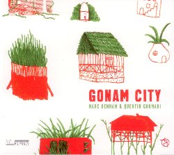 BENHAM MARC / GHOMARI QUANTIN :  GONAM CITY  (NEUKLANG)

Il duo Gonam City  nato dall'incontro di due potenti personalit musicali: il trombettista Quentin Ghomari, fondatore della band Papanosh, ed il pianista Marc Benham. I due artisti hanno subito scoperto di condividere la stessa passione per il jazz classico e la libera improvvisazione e, a partire da questi punti in comune, hanno fondato un duo atipico e vulcanico che si  piazzato tra i finalisti del concorso francese Jazz Migration. Considerato l'entusiasmo suscitato tra pubblico e critica, Ghomari e Benham hanno deciso di incidere un disco e trovare in questo modo un canale fisico per le loro ispirazioni artistiche. Nello sviluppo del loro disco Gonam City  stata di fondamentale importanza la vicinanza del duo a Stephen Paulello, uno degli ultimi costruttori francesi di pianoforti ancora attivi. Paulello ha infatti creato, appositamente per il progetto dei due musicisti, un prototipo eccezionale che si chiama Opus 102, un pianoforte a coda con 102 tasti, anzich i classici 88, capace di dare vita a sonorit dai colori inediti che fanno di Gonam City un album davvero particolare ed innovativo. Il disco di casa Neuklang procede come un viaggio musicale attraverso un mondo senza fine, muovendosi tra abili interpretazioni di standard di Charles Mingus, Bud Powell, Sidney Bechet, Thelonious Monk, Warne Marsh ed Ann Ronell e composizioni firmate dai membri del duo, regalando all'ascoltatore un'esperienza sonora emozionante.