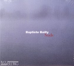 BAILLY BAPTISTE :  SUDS  (NEUKLANG)

Suds  un'opera jazz al centro della quale ci sono il pianoforte, l'improvvisazione e la sperimentazione. Il pianista Baptiste Bailly, classe 1992, propone all'ascoltatore strutture sonore elettroniche create utilizzando moog, organo, pianoforte preparato ed anche la sua stessa voce. Suds  un disco ispirato dai molti viaggi intrapresi dal pianista tra Spagna e Francia. Si tratta di un intimo diario di bordo che rappresenta un universo onirico capace di miscelare l'immaginario del nord con quello del sud, uno spazio inusuale in cui la neve ricopre gli ulivi. Lirico e ritmato, Suds ha una personalissima forza poetica agrodolce in cui  possibile riconoscere suggestioni provenienti da flamenco e valse musette.