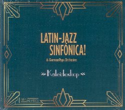 LATIN-JAZZ SINFONICA :  KALEIDOSKOP  (NEUKLANG)

La Latin-Jazz Sinfonica  unorchestra interdisciplinare diretta dai maestri Andreas Schulz e Klaus Wilhelm che, come sintuisce dal nome stesso, ama mescolare ritmi latini, jazz ed elementi appartenenti alla musica sinfonica. Il nuovo disco della formazione, Kaleidoskop,  un viaggio sonoro dalle melodie accattivanti che regala allascoltatore alcuni assoli davvero mozzafiato. Tra i 12 brani del disco spiccano le composizioni di Julia Diederich che rappresentano al meglio la perfetta convivenza tra stili diversi. Racconta la compositrice e musicista: Gli strumenti classici sono inseriti in un contesto jazzistico. Ci significa che prendiamo il ritmo dalla musica latina e lo inseriamo negli strumenti orchestrali. In Kaleidoskop non c il latin jazz classico, piuttosto se ne trovano alcuni frammenti. Si tratta pi di una simbiosi del jazz con vari ritmi latinoamericani e afro-cubani in ampi archi sinfonici. Kaleidoskop contiene un prezioso libretto di 20 pagine che fornisce interessanti approfondimenti sulle composizioni e sul processo di produzione di questo speciale progetto che la rivista tedesca Jazz Thing ha gi definito con tutta probabilit uno dei disco dellanno. Un album che permette di apprezzare le gi note qualit di incisione dei Bauer Studios, da decenni considerati il top in Europa del puro analogico.