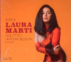 MARTI LAURA :  AFRICA - TRIBUTE TO LARS DANIELSSON  (NEUKLANG)

L'ultimo disco della giovane e talentuosa cantante ucraina Laura Marti, Africa - Tribute to Lars Danielsson,  dedicato alla musica del famoso contrabbassista e compositore svedese Lars Danielsson. Marti e Danielsson si sono incontrati nel 2018 sul palco del Leopolis Jazz Fest, in Ucraina, dove, accompagnati dalla grande Orchestra Sinfonica Inso-Lviv, hanno eseguito la composizione originale di Danielsson Granada con la traduzione in ucraino del testo realizzata da Marti. Entusiasmata da questa collaborazione con uno dei suoi compositori preferiti, la giovane vocalista ha deciso di tradurre altri testi di Danielsson e di farne un disco: Africa - Tribute to Lars Danielsson. Al fianco di Marti in questa splendida avventura ci sono Yakiv Tsvietinskyi (tromba, flicorno), Yuriy Natsvlishvili (contrabbasso), Dima Lytvynenko (batteria) e la famosa pianista jazz ucraina Nataliya Lebedeva a cui la vocalista ha affidato anche gli arrangiamenti dei pezzi. La tracklist del disco comprende il brano Granada, da cui tutto ha avuto inizio, e nel brano For Laura  presente come ospite speciale lo stesso Danielsson (violoncello e contrabbasso).