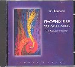 LEONARD TROI :  PHOENIX FIRE SOUND HEALING  (FONIX MUSIK)

Guida intuitiva, consigliere e guaritore, nato in Germania ma canadese d'adozione, Troi Leonard conduce seminari e workshops in tutto il mondo su 'suoni, colori e vibrazioni': la sua laurea in filosofia esoterica e 30 anni di esperienza lo hanno reso un noto guaritore ed una guida ispirata. Phoenix Fire Sound Healing  suddiviso in due lunghe suite: con i suoi mantra e le speciali sonorit dei cui effetti sull'uomo Troi  profondo conoscitore, la prima parte facilita un profondo rilassamento inducendo alla meditazione e la seconda - grazie ad armonie ed ai particolari armonici (definiti in inglese overtones) - aiuta a ricongiungere cuore e spirito integrando con i suoi componenti sonori il flusso dell'energia vitale che scorre attraverso i chakra. Phoenix Fire Sound Healing  un'unica combinazione di suoni, overtones e musica ideale per creare un ambiente perfetto per praticare la meditazione o per accompagnare terapia e massaggio.