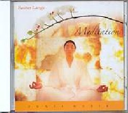 LANGE RAINER :  MEDITATION  (FONIX MUSIK)

Meditation di Rainer Lange  una vera e propria guida alla meditazione. L'album  composto da 3 tracce che indicano tre percorsi meditativi, per un totale di 78 minuti di musica. Ogni traccia inizia con delle melodie rilassanti che predispongono il corpo e l'anima al percorso meditativo. La musica diviene a poco a poco sempre pi rilassante e delicata, aiutando chi ascolta ad entrare in un'atmosfera di profonda concentrazione. Quando la meditazione  finita, sar la stessa musica a riportare dolcemente chi ascolta alla propria vita quotidiana. Come suggerito da Rainer Lange in una breve, ma esaustiva guida alla meditazione contenuta nel libretto del cd, per chi approccia la pratica della meditazione per la prima volta  consigliabile iniziare con la traccia Meditation One e dopo aver acquisito un po' di esperienza sar interessante passare alle tracce successive, sperimentando nuovi stati meditativi. Rainer Lange, responsabile di un importante centro reiki da lui stesso fondato nel nord della Germania, ha ideato un album specifico per la pratica della meditazione, ma Meditation  anche una miscela di musiche armoniose e tranquille, ideali per fare da colonna sonora a piacevoli momenti di relax che aiuteranno a recuperare le energie perdute durante la giornata.