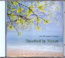 PETERSEN JAN SKOVGAARD :  TOUCHED BY NATURE  (FONIX MUSIK)

La natura ricopre un ruolo fondamentale nella vita del musicista Jan Skovgaard Petersen: ogni volta che si trova a dover prendere decisioni importanti, il musicista passeggia in riva al mare, alla ricerca di un luogo in cui i pensieri possano scorrere lentamente e manifestarsi pi chiaramente. Ispirato dalla bellezza e dall'intrinseca saggezza di madre natura Petersen ha composto ed interpretato Touched by Nature, un album di incantevole musica strumentale, ideale per riflettere e rilassarsi. Le note della strumentazione che comprende pianoforte, chitarra, basso, tastiere e sintetizzatore si mescolano a lievi suoni della natura, ricreando quella pace di cui  possibile godere facendo una lunga passeggiata in mezzo al bosco. Touched by Nature esprime la gratitudine e la gioia interiore di chi ha scoperto quanto la natura possa offrire all'uomo.