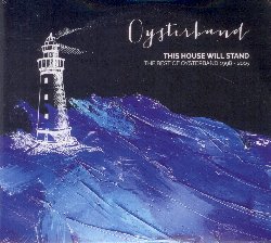 OYSTERBAND :  THIS HOUSE WILL STAND - THE BEST OF OYSTERBAND 1998-2015  (WESTPARK)

Con This House Will Stand - The Best of Oysterband 1998-2015 la longeva folk-rock band inglese Oysterband celebra i momenti pi significativi della propria carriera con un prezioso doppio album che raccoglie 29 dei suoi brani pi belli, di cui 15 tratti dai loro ultimi 6 album di studio e 14 tra inediti, demo, versioni alternative e tracce live. Nata nei tardi anni '70 con il nome di Oyster Ceilidh Band, all'inizio della sua carriera la formazione prediligeva la musica dance, poi con il tempo  diventata un ibrido punk fatto di rock e folk che cambi il suo nome in Oyster Band per diventare Oysterband solo nel 1992. This House Will Stand - The Best of Oysterband 1998-2015  un viaggio nella prolifica e sempre creativa carriera della formazione inglese, con tappe che passano per album di studio come Here I Stand (1999) e Diamonds on the Water (2014) e perle artistiche come la collaborazione degli Oysterband con June Tabor per un'intensa versione del brano Love Will Tear Us Apart dei Joy Division. This House Will Stand - The Best of Oysterband 1998-2015  una raccolta imperdibile che ha attinto dal periodo pi creativo e di successo della band e che propone non solo registrazioni fondamentali, ma anche demo e materiale alternativo che evidenziano un ulteriore ed essenziale spaccato dell'opera di una delle band pi popolari e vitali della scena folk internazionale.