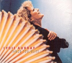 AUVRAY LYDIE :  TANGO TOUJOURS  (WESTPARK)

Ho sempre suonato il tango e ne ho composti molti all'inizio della mia carriera. Come il waltz musette, il tango appartiene alla mia cultura musicale. Certamente non quello argentino n tantomeno il tango nuevo, quanto piuttosto quello europeo, con pi ritmo e pi ballabile. Il caso ha voluto che nascessi francese e non argentina!, racconta la fisarmonicista e compositrice francese Lydie Auvray della sua passione per questo genere musicale. Tango Toujours propone 14 splendidi tango composti dall'artista e caratterizzati da un'immensa gamma di colori, sonorit e melodie che regalano a chi ascolta una ricca tavolozza di emozioni da cui attingere. La musica, incredibilmente leggera ed elegante, si fa spazio nel cuore dell'ascoltatore, risvegliando in lui vecchie passioni ed anche una grande voglia di ballare. Tango Toujours  un album intenso e coinvolgente in cui Lydie Auvray dimostra tutta la sua maestria sia nelle vesti di compositrice che in quelle di fisarmonicista.