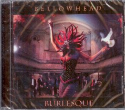 BELLOWHEAD :  BURLESQUE  (WESTPARK)

Non tanto una big band quanto un piccolo stato indipendente. Questo  Bellowhead: un gruppo di 11 elementi che sta spingendo le frontiere della musica di tradizione inglese in territori dove pochi, fino ad oggi, avevano osato spingerla. Profondamente legata alla tradizione delle musica da ballo inglese, la band mescola una gioiosa trascinante cacofonia di suoni con una sinistra, distorta collisione del music hall, oltre a Lotte Lenya, Robert Wyatt ed altri elementi sonori tutti da scoprire. Selvaggio, gioioso, perverso, tosto, sanguigno, intricato, senza paure, divertente, epico e veramente grande: con Burlesque i Bellowhead non deludono. Prodotto da Ben Mandelson (Billy Bragg, 3 Mustaphas 3, Globestyle) e Rob Keyloch, arricchito da una confezione sontuosa, si tratta di un grande album con un libretto che presenta in modo esauriente la genesi di ogni brano registrato. L'album comprende 13 canzoni e brani strumentali ispirati da una gran massa di materiali che spaziano dalle guerre napoleoniche (Rigs of the Time), al movimento dei menestrelli americani (Jordan), dalle divinit brasliane dell'oceano (Across the Line) allo spirito delle danze dell'Anglia orientale (Sloe Gin). La voce principale del gruppo, Jon Boden, colpisce ed emoziona ricordando grandi miti del rock come Ian Anderson dei Jethro Tull, ed il gruppo suona con una maestria tecnica superba. E non  solo il virtuosismo dei singoli a colpire ma anche l'arditezza degli arrangiamenti.