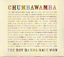 CHUMBAWAMBA :  THE BOY BANDS HAVE WON  (WESTPARK)

I Chumbawamba sono tornati, armati di chitarre acustiche, fisarmonica, delicate armonie vocali ed un'attitudine sonora completamente nuova, modellata su sonorit folk dolci e sognanti, che rimandano ad atmosfere Old England, sulle quali tuttavia spiccano ancora di pi i testi caustici, al vetriolo, che da sempre contraddistinguono la band inglese. Dagli esordi negli squat di Leeds nei primi anni '80, con produzioni grezze di violento e surreale anarco-punk, passando attraverso l'inevitabile infatuazione per i suoni elettronici durante gli anni dell'esplosione della scena rave, per poi arrivare nel 1997 al successo commerciale di Tubthumping, con il suo irresistibile ritornello pop, fino alle ultime produzioni, tese a recuperare le radici della musica popolare britannica, la parabola dei Chumbawamba sembra essere paradigmatica della crescita e della maturit di un'intera generazione di musicisti inglesi, nati dalla scena punk, e che ora riscoprono i suoni caldi e profondi della musica acustica, senza per abbandonare la carica dissacrante delle loro liriche. The Boys Bands Have Won raccoglie 25 canzoni in cui i cinque di Leeds, accompagnati da ospiti illustri come Roy Bailey, l'Oyster Band, Robb Johnson, riflettono sulla cultura del loro paese, depredata dalle boys band, da chi meramente copia e imita, da chi congela le espressioni culturali, senza rivitalizzarle e rivivificarle. Nelle canzoni c' spazio per riferimenti tanto disparati quanto stimolanti: da Bertold Brecht a WH Auden, da Bono Vox a Margareth Thatcher, da Gary Tyler, un innocente da 30 anni rinchiuso nel braccio della morte delle carceri americane, ai kamikaze degli attentati londinesi del luglio 2005. El Fusillado si riferisce ad un uomo scampato ad una fucilazione, mentre il singolo Add Me approccia il tema dell'alienazione degli internauti e dei rischi di una vita iper-tecnologica. Il tutto su di un tappeto sonoro freschissimo, di grande pulizia, dagli impasti organici di chitarra, violino, banjo e leggerissimi ottoni, in cui si alternano melodie ora malinconiche, ora gioiose, momenti vivaci ad altri dolci e eterei, che si insinuano surretiziamente nella  memoria di chi ascolta e da cui ci si far scuotere e cullare sempre pi volentieri.