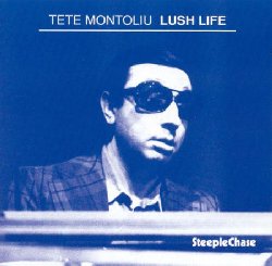 MONTOLIU TETE :  LUSH LIFE  (STEEPLECHASE)

Dexter Gordon usava chiamare il suo pianista favorito Tete Montoliu (1933-1997) con l'espressione 'el grand senor di Catalonia!'. Cieco dalla nascita, Montoliu pu essere considerato il primo pianista spagnolo a raggiungere la fama internazionale grazie a cui ha potuto esibirsi con Don Byas, Art Taylor, Chet Baker, Dexter Gordon, Archie Shepp, Chick Corea, Stan Getz, Stephane Grappelli e molti altri ancora. Casa Steeplechase propone al pubblico la versione in vinile, realizzata utilizzando le matrici originali, del disco Lush Life, originariamente registrato il 25 settembre del 1971 presso i Bavaria Studio di Monaco di Baviera. Si tratta di un album per solo pianoforte in cui  possibile ascoltare, come scrisse Pierre Steve sulla rivista The Lion, la superba interazione tra un uomo ed il suo pianoforte ai massimi livelli... Montoliu ha lo stesso impulso, la stessa sincerit e lo stesso talento dei suoi illustri predecessori Art Tatum e Earl Hines. Con una tracklist che comprende sei standard, pi due versioni di Margareta di Perry Robinson e l'originale del pianista Dia Inolvidabli, Lush Life  un disco imperdibile per ricordare un musicista che ha acceso i riflettori sul ruolo del jazz spagnolo nel mondo.