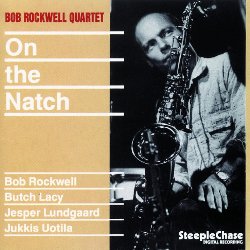 ROCKWELL BOB :  ON THE NATCH  (STEEPLECHASE)

Il pluripremiato sassofonista e compositore americano Bob Rockwell � cresciuto a Minneapolis, nel Minnesota. Alla fine degli anni '60, dopo aver girato gli Stati Uniti con diverse formazioni rock e r&b, Rockwell si trasfer� a New York dove sperava di farsi un nome nel panorama jazz internazionale. In effetti, l'artista si fece notare ed apprezzare per le sue straordinarie doti musicali e la sua versatilit� tanto da diventare uno dei musicisti pi� richiesti del momento. Bob Rockwell ha una carriera straordinaria alle spalle che lo ha visto collaborare con l'orchestra di Thad Jones e Mel Lewis, con Tito Puente, Ben Sidran, Freddie Hubbard, Ray Drummond, Billy Hart, Tom Harrell, Richie Beirach e molti altri ancora. Dal 1983 la Danimarca � diventato la seconda casa del sassofonista, dove dirige la sua band con cui si esibisce in tutta Europa. On the Natch, la seconda pubblicazione di Rockwell per Steeplechase, viene oggi riproposta dall'etichetta danese in versione vinile, realizzata utilizzando le matrici originali del disco. Insieme a Rockwell (sax tenore e soprano), si esibiscono il pianista Butch Lacy (1947-2018), il bassista Jesper Lundgaard ed il batterista Jukkis Uotila. Il critico Thomas Conrad ha scritto su Jazztimes che Rockwell � semplicemente uno dei musicisti pi� potenti nel suo genere: On The Natch conferma questa opinione.